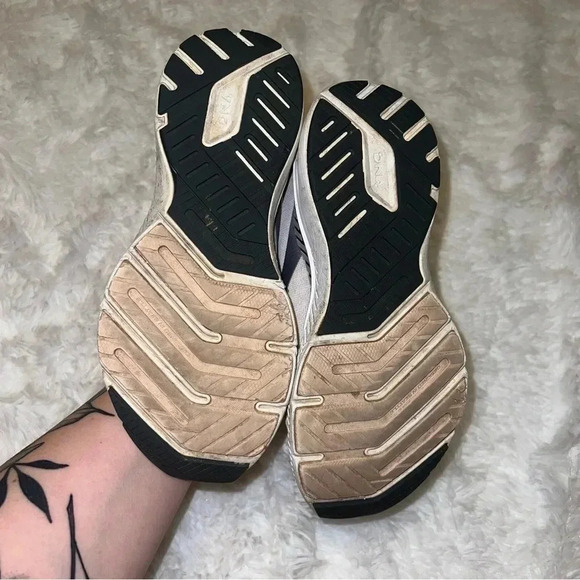 Brooks Womens size 8 Launch 8 Pink and Blue Running Sneaker Brooks Reastart - Picture 6 of 9